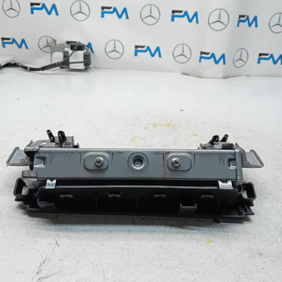 MITSUBISHI OUTLANDER MK3 KNEE AIR SRS BAG RIGHT DRIVER SIDE 7030A-31753 FM00993