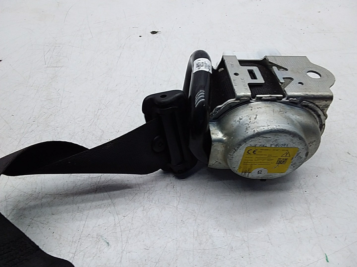 MERCEDES E-CLASS W238 SEAT BELT REAR RIGHT DRIVER SIDE A2388603800 FMS271 OSR