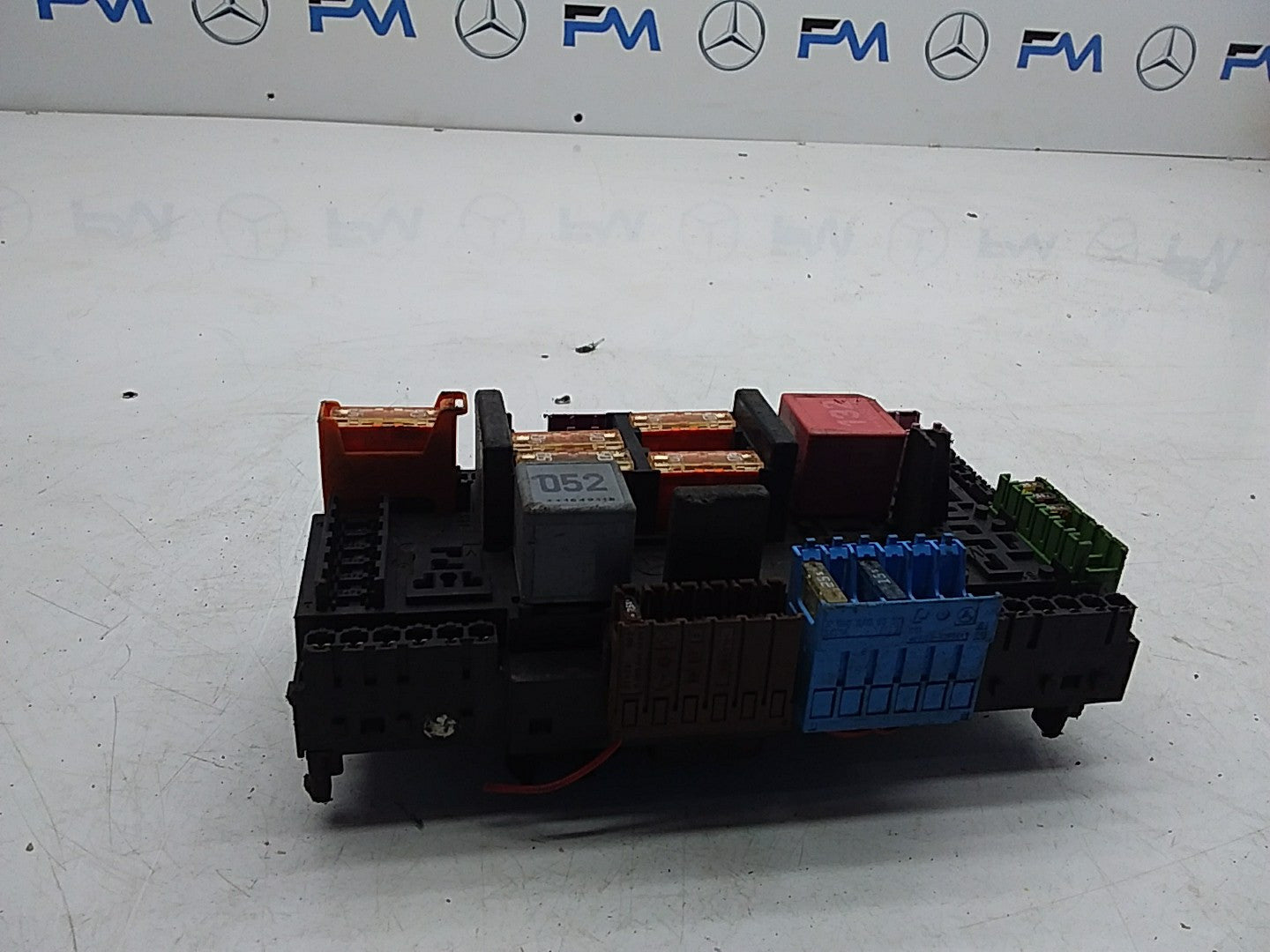 MERCEDES BENZ E-CLASS W213 2016 ONWARDS FUSE RELAY BOX A2139068801 FMF125