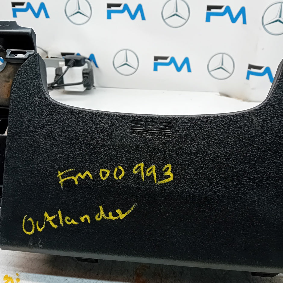 MITSUBISHI OUTLANDER MK3 KNEE AIR SRS BAG RIGHT DRIVER SIDE 7030A-31753 FM00993