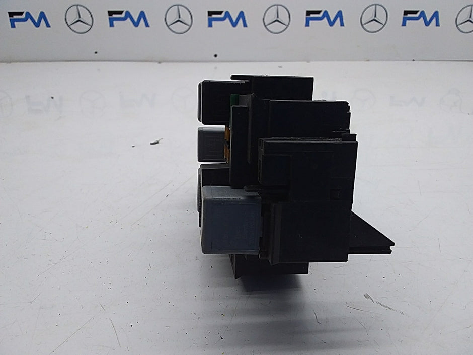 MERCEDES BENZ S-CLASS W222 FUSE BOX RELAY  A2229063302 FMF69