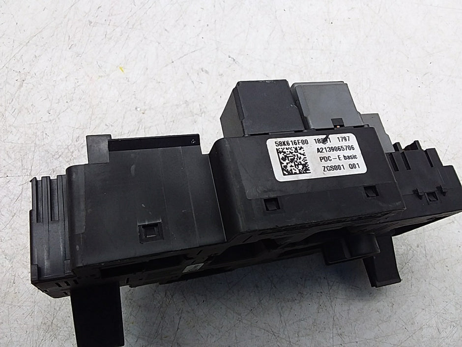MERCEDES BENZ E-CLASS W213 2016 ONWARDS FUSE RELAY BOX  A2139065706 FMF138
