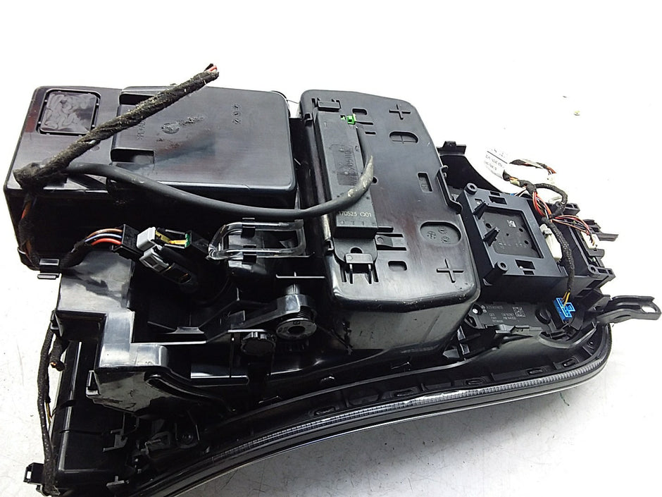 2016-2019 MERCEDES E CLASS W213 CENTRE  CONSOLE  A2138100815 FMK09 (DAMAGED)