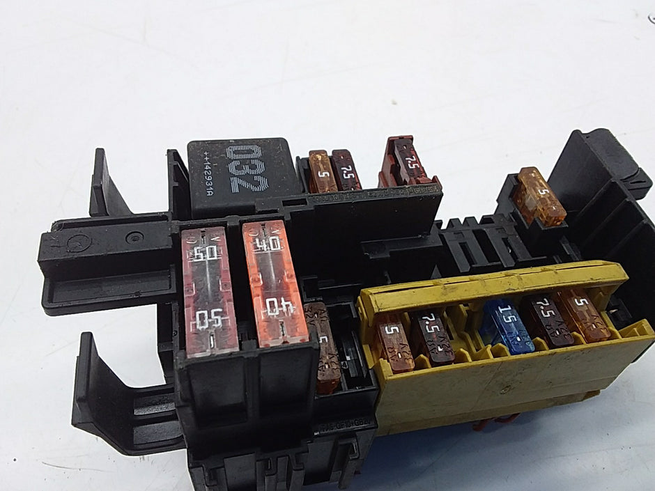 MERCEDES C CLASS FUSE RELAY BOX A2059067200 W205 2014-2021 FMF19