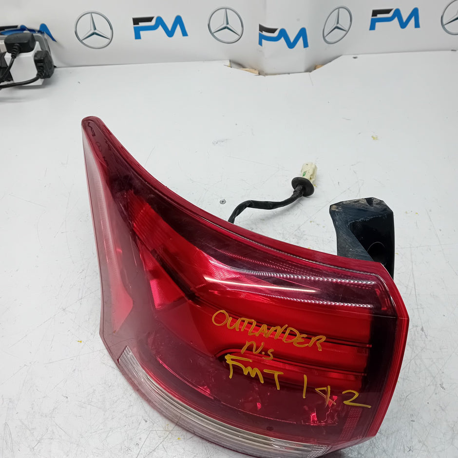 MITSUBISHI OUTLANDER MK3 2015-19 PASSENGER SIDE NS OUTER REAR TAIL LIGHT FMT142