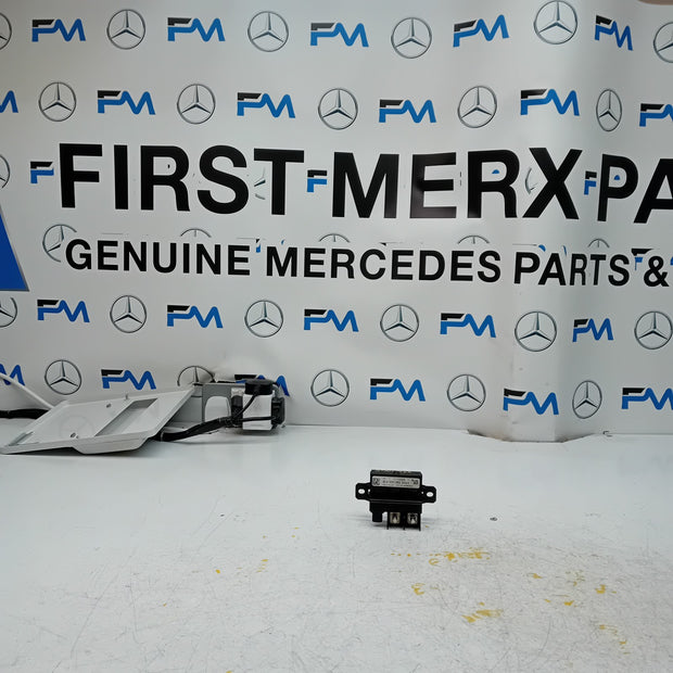MERCEDES  SPRINTER W906 BATTERY RELAY MODULE A0009822023 FM00866
