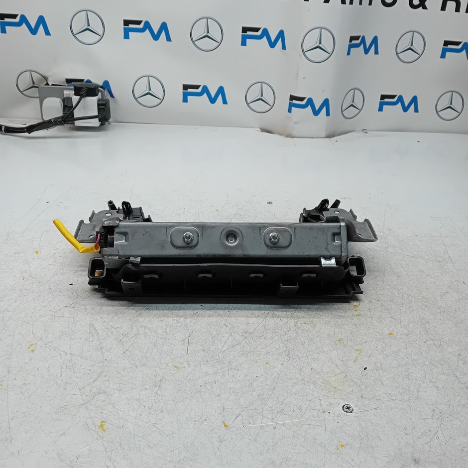 MITSUBISHI OUTLANDER MK3 KNEE AIR SRS BAG RIGHT DRIVER SIDE 7030A-31753 FM00994