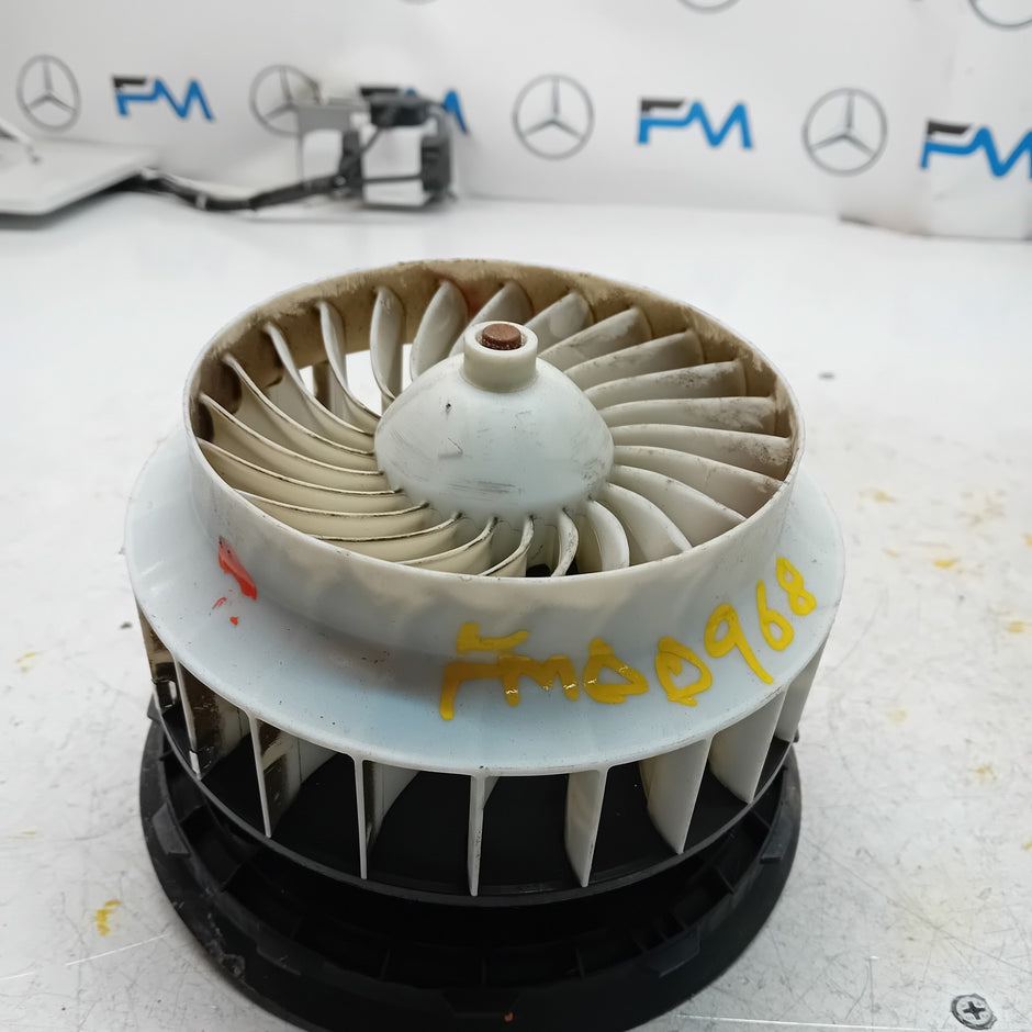 MERCEDES BENZ W205 C-CLASS INTERIOR BLOWER HEATER FAN 0130309002 FM00968