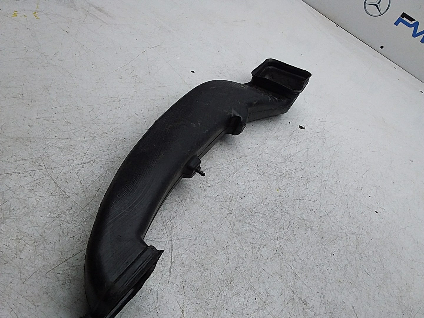 MERCEDES BENZ C-CLASS W205 AIR INTAKE TUBE A2058310600 FMI55