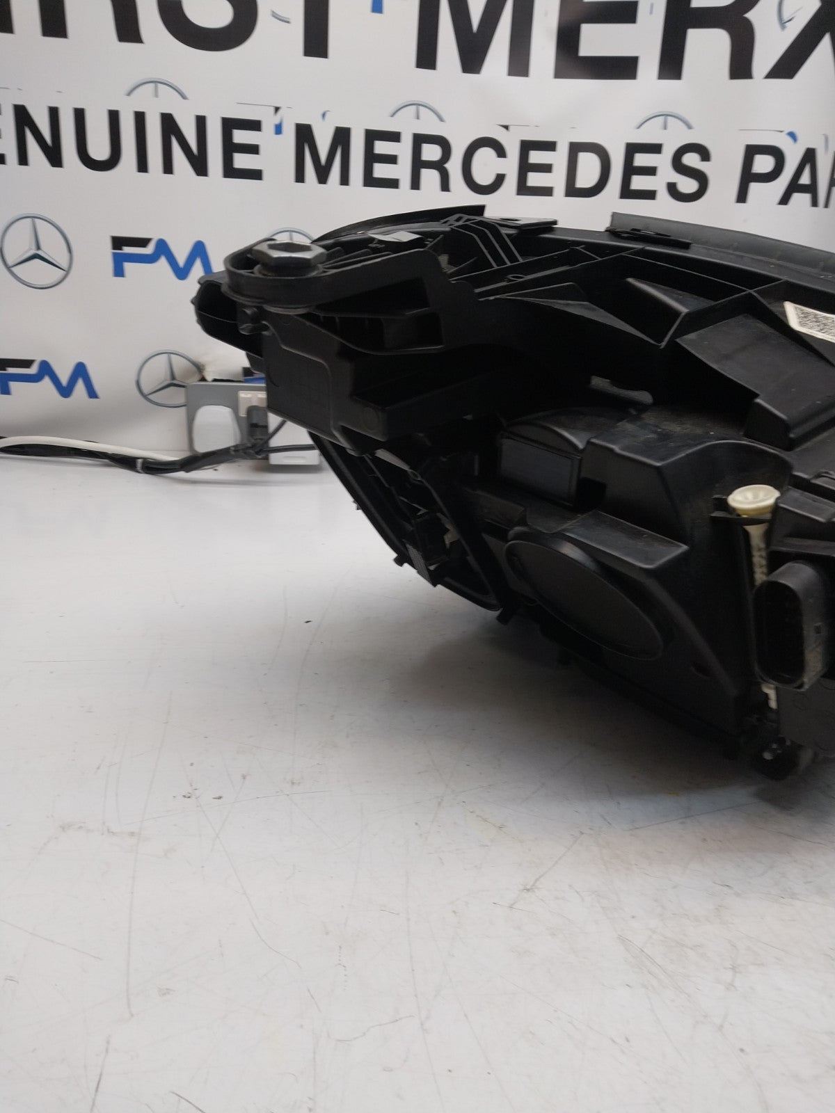 MERCEDES E-CLASS 2014 ONWARDS W213 HEADLIGHT PASSENGER  NS A2139066504 FMH153