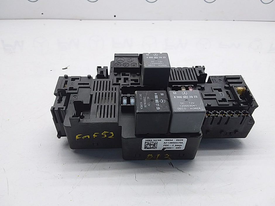 MERCEDES E CLASS FUSE RELAY BOX A2139065706 W213 2016 ONWARDS  FMF52