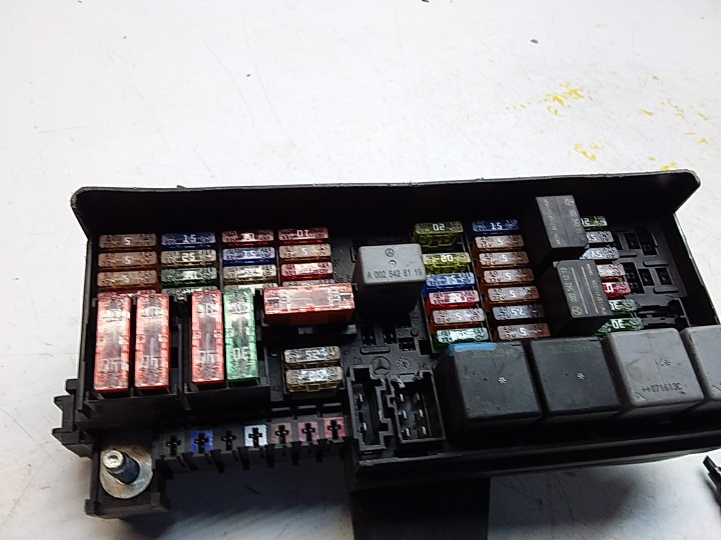 MERCEDES BENZ M-CLASS W164 2005-2011  FUSE RELAY BOX A1645403072 FMF118
