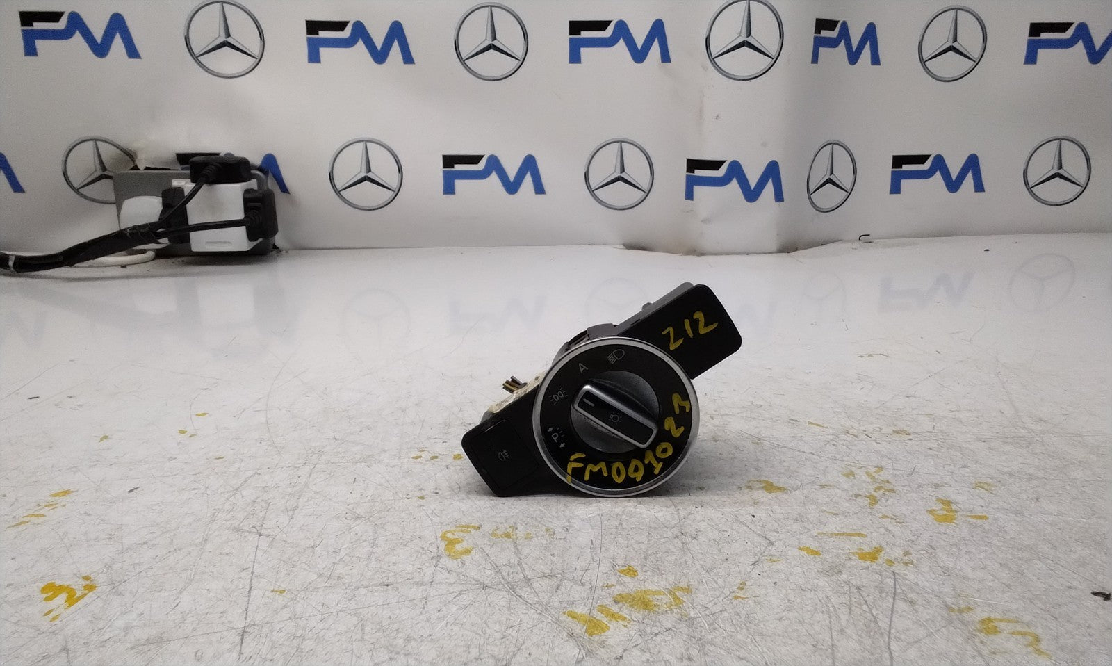 MERCEDES E-CLASS W212 HEADLIGHT CONTROL SWITCH 2012 A2129056800 FM001023