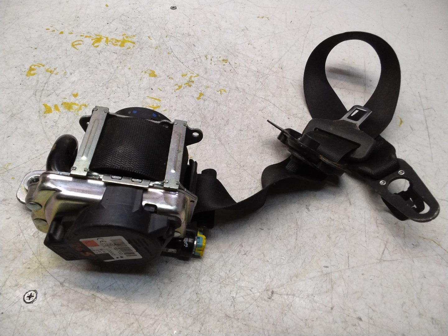 MERCEDES C-CLASS W205 SEAT BELT LEFT PASSENGER SIDE A2058600185 FMS296 NSF