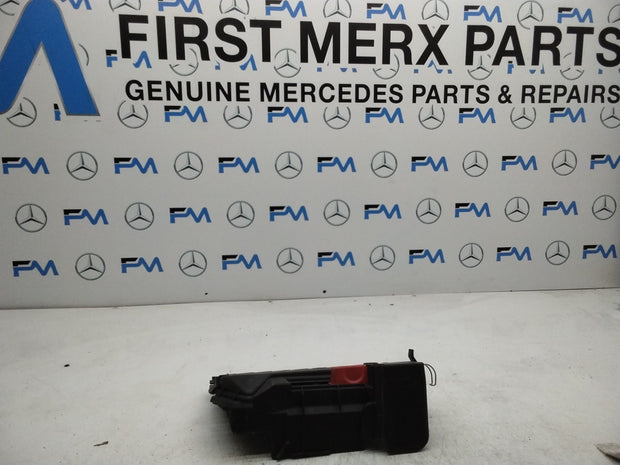 MERCEDES BENZ  B-CLASS  W246 FUSE RELAY JUNCTION BOX LID A2465400182  FMF157