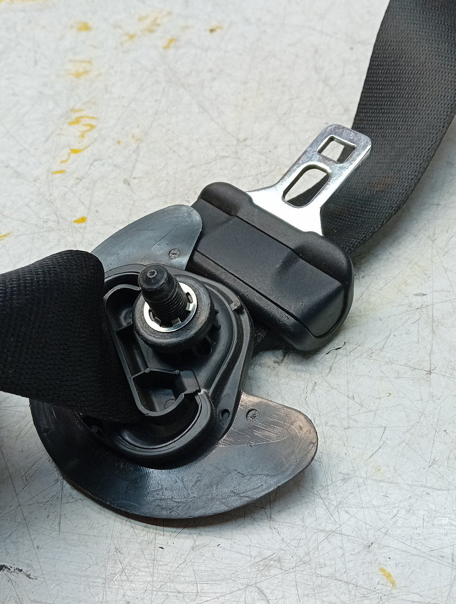 MERCEDES A CLASS  FRONT LEFT SEAT BELT WITH PRETENSIONER A1778600700 FMS71 NSF