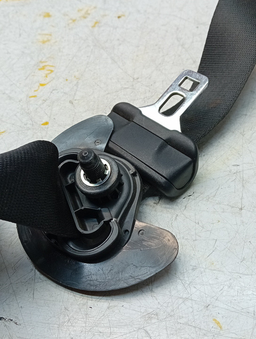 MERCEDES A CLASS  FRONT LEFT SEAT BELT WITH PRETENSIONER A1778600700 FMS71 NSF