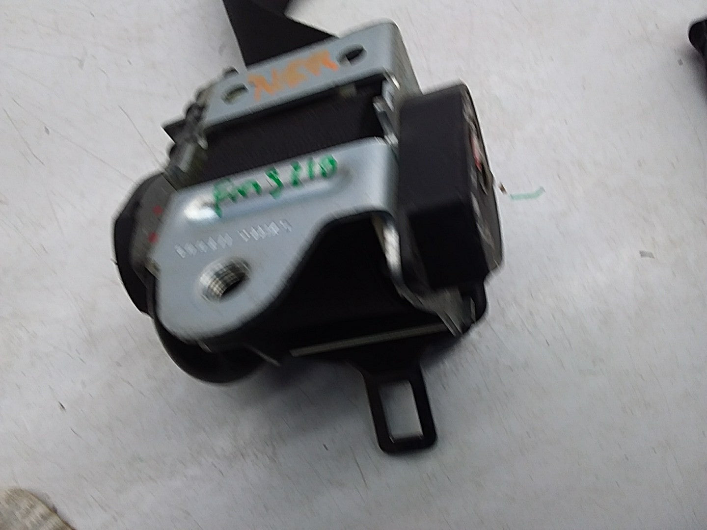 MERCEDES E-CLASS W207 SEAT BELT REAR  LEFT PASSENGER SIDE A2078502385 FMS210 NSR