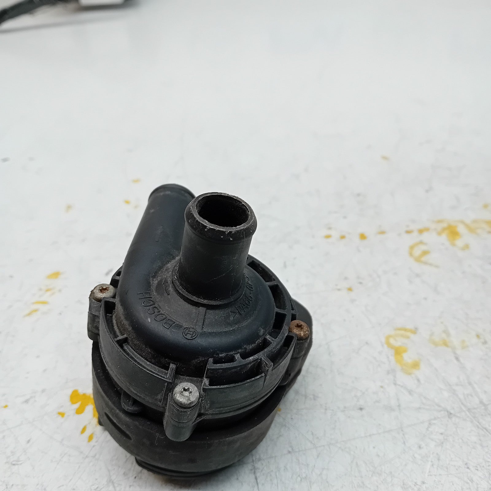 Mercedes C E-CLASS W211 ELECTRIC COOLANT WATER PUMP A2118350028 FM001090