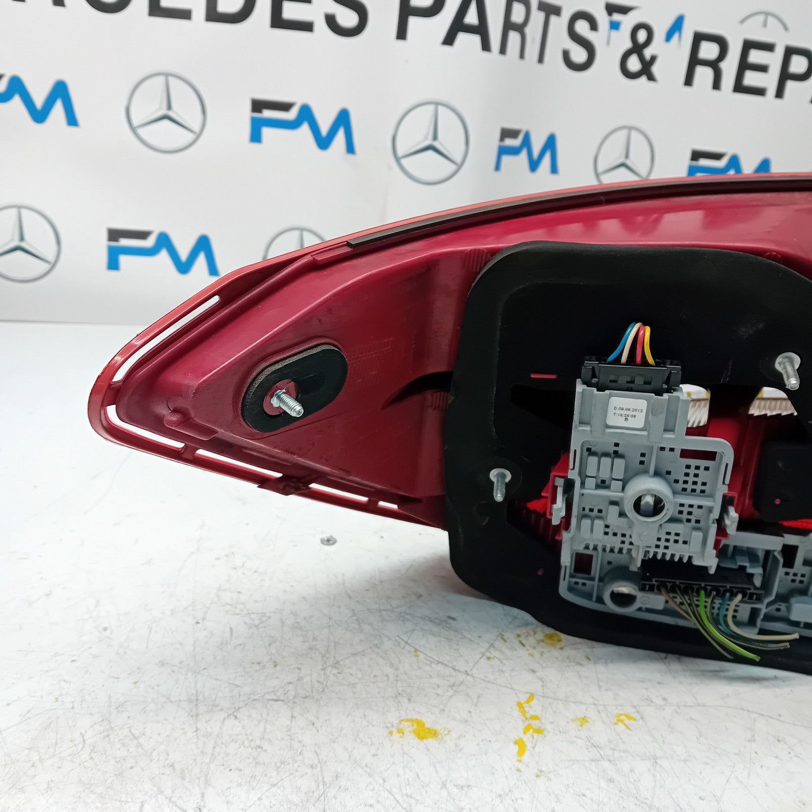 MERCEDES C-CLASS W204 DRIVER SIDE OS REAR TAIL LIGHT A2048205864 2012 FMT121