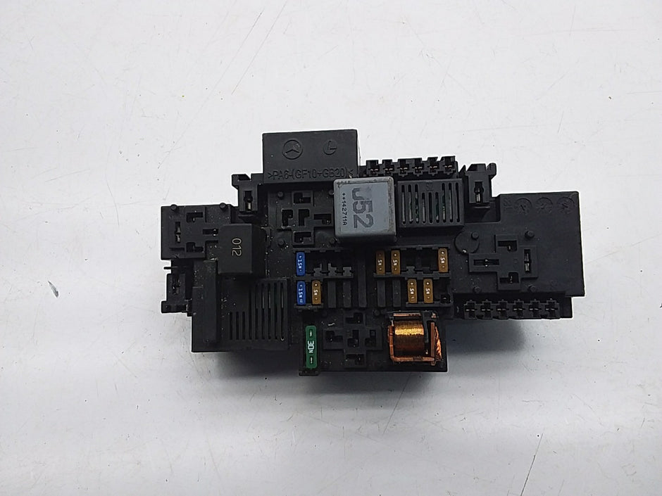 MERCEDES BENZ S-CLASS W222 FUSE BOX  A2229063701 FMF64