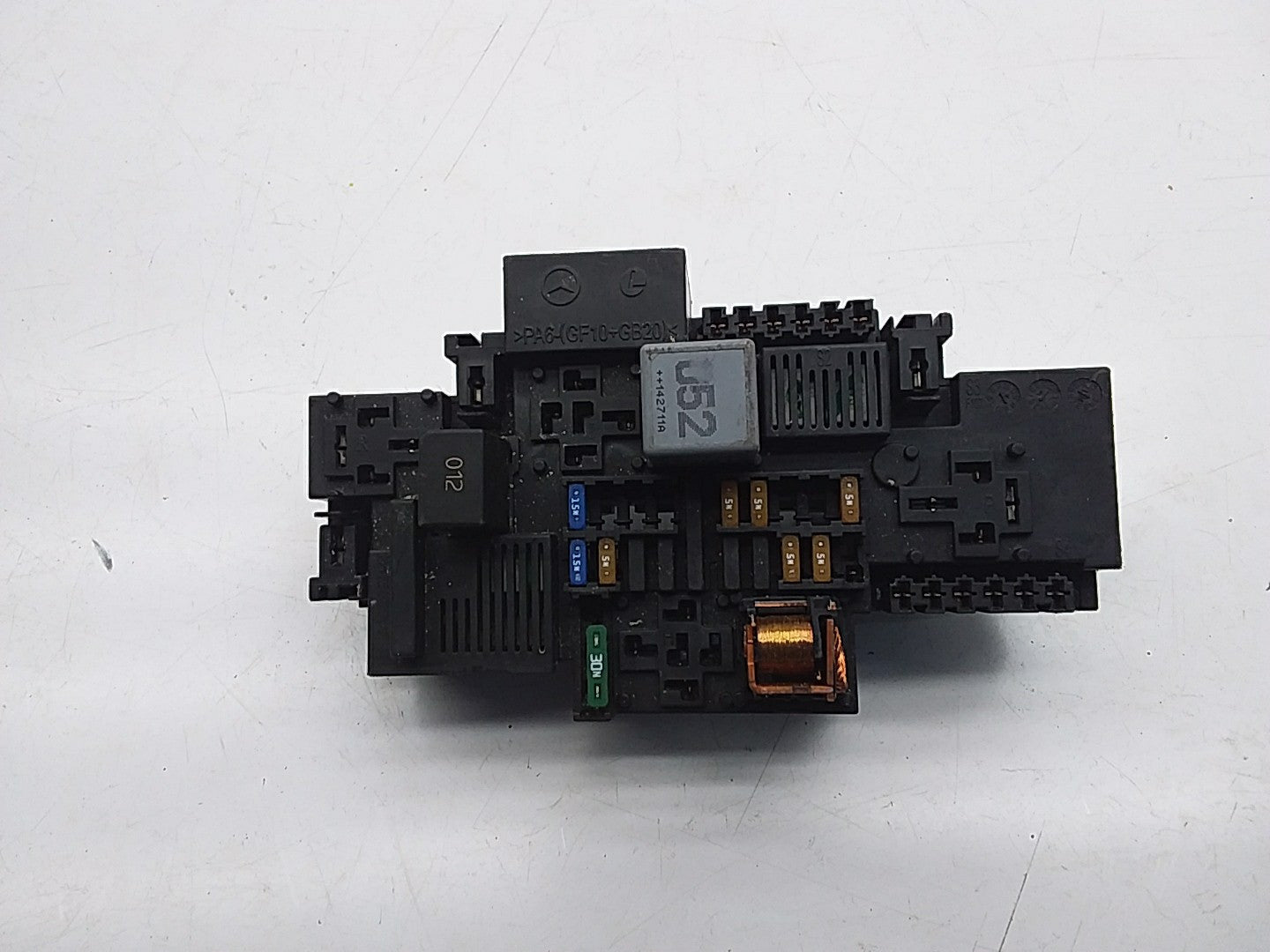 MERCEDES BENZ S-CLASS W222 FUSE BOX  A2229063701 FMF64