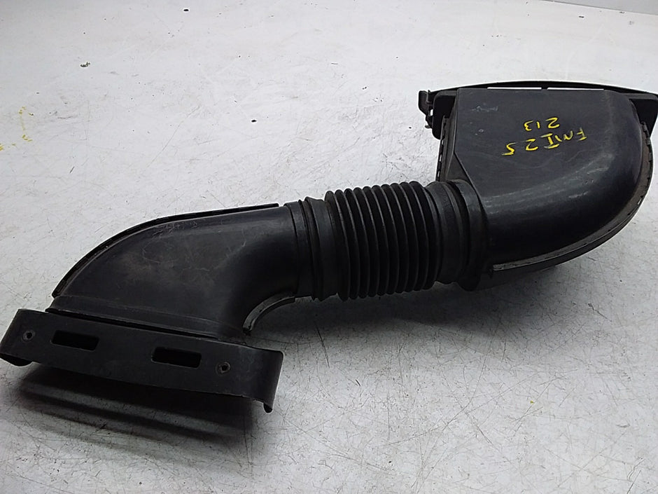 MERCEDES BENZ E-CLASS W213 AIR INTAKE TUBE A640940097 FMI25