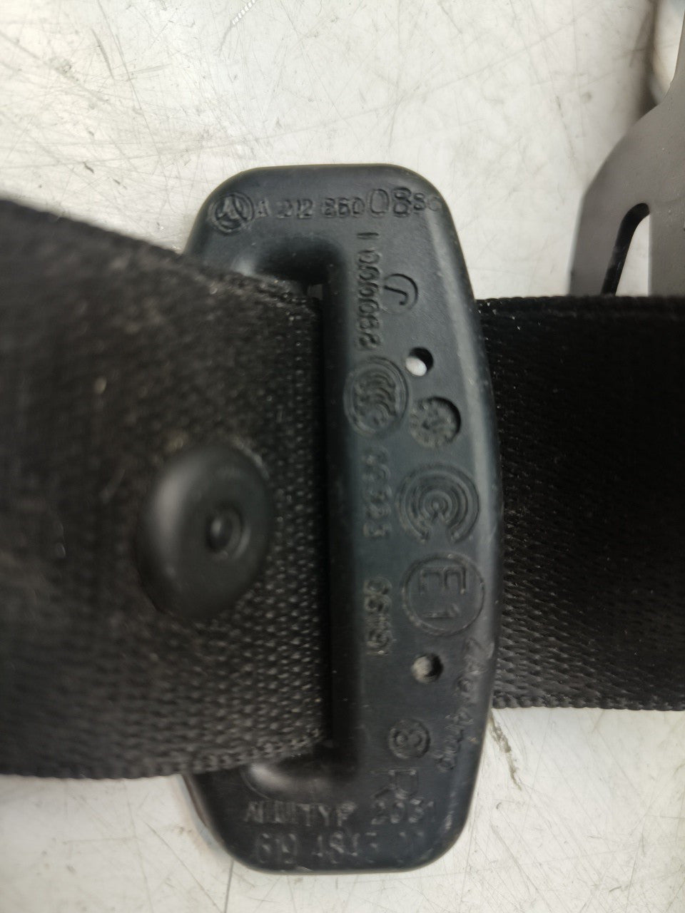 MERCEDES BENZ E-CLASS W212 DRIVER SIDE FRONT SEAT BELT A2128600886 OSF FMS40