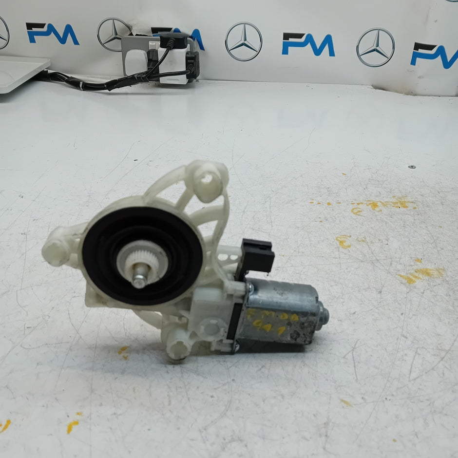 MERCEDES C E-CLASS W213 W205 PASSENGER FRONT WINDOW MOTOR A0009065806 FM00944
