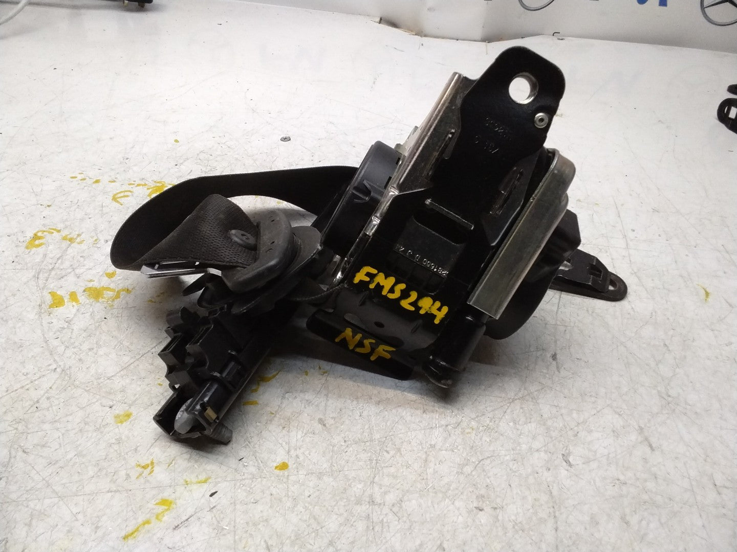 MERCEDES C CLASS SEAT BELT FRONT LEFT PASSENGER SIDE A2058600185 FMS294 NSF