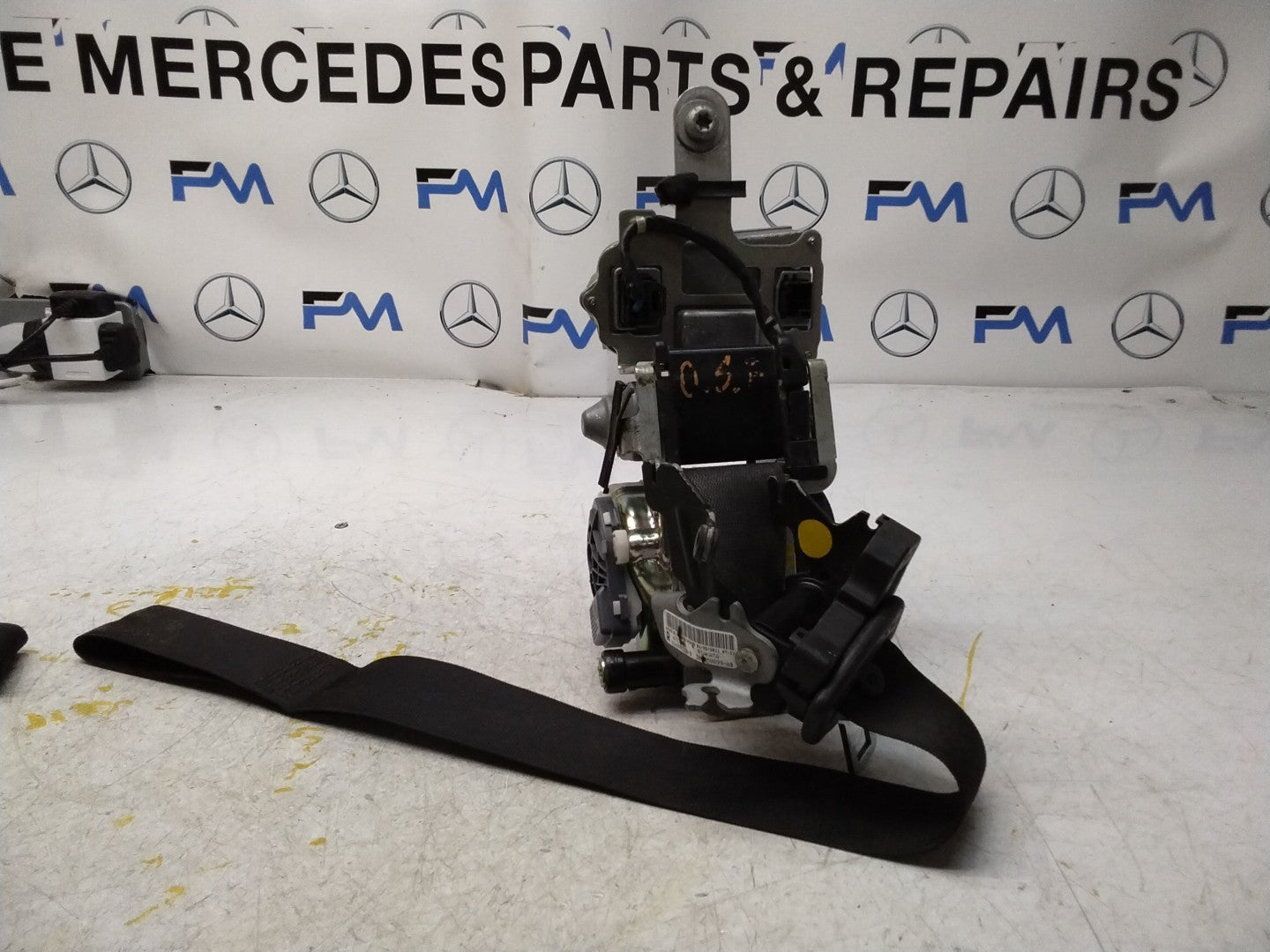 MERCEDES BENZ E-CLASS W207 FRONT SEAT BELT RIGHT SIDE A2078604285 FMS436 OSF