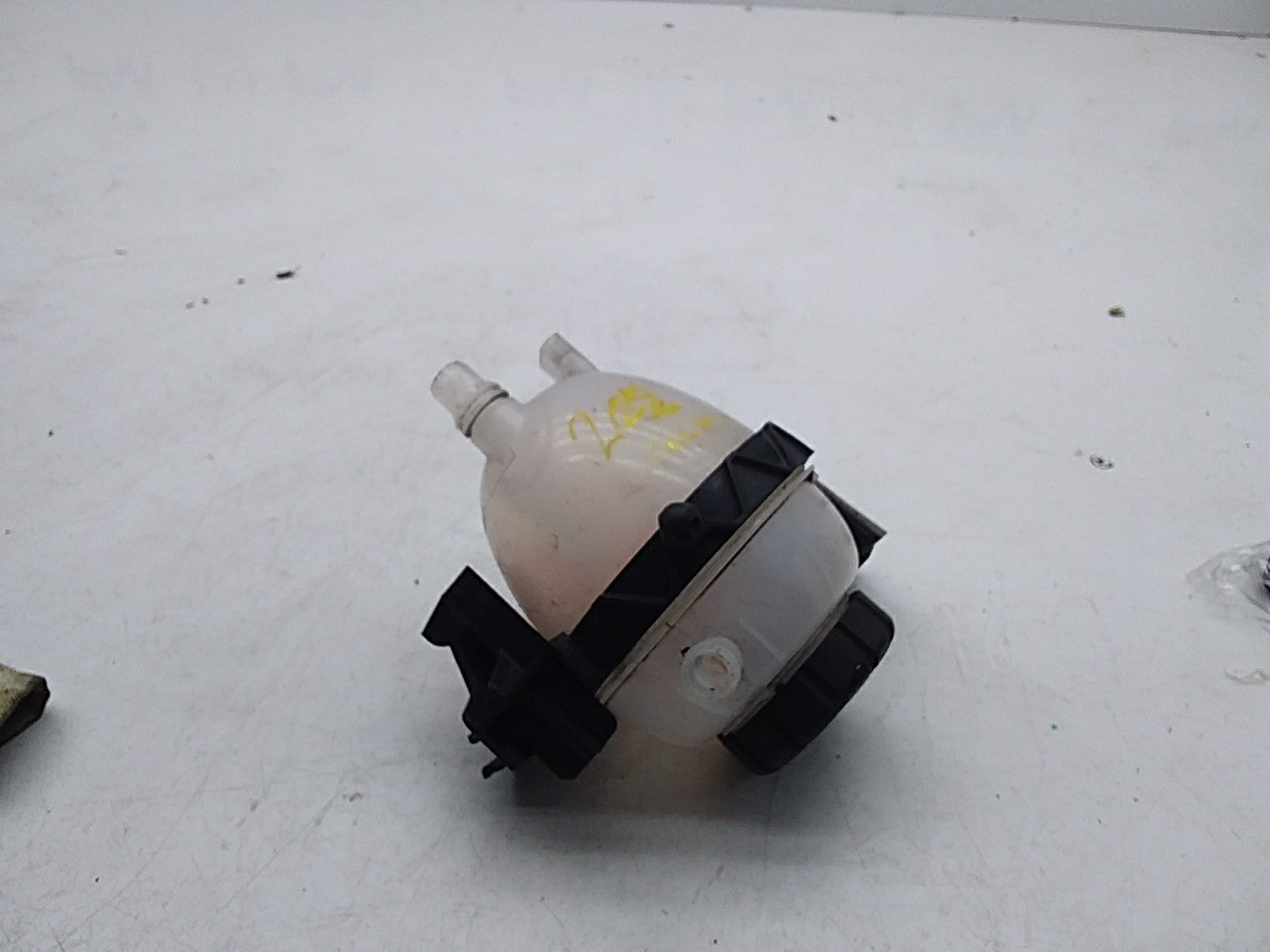 MERCEDES BENZ S-CLASS W222 COOLANT EXPANSION TANK 2014ONWARDS A2225000549 FMC106