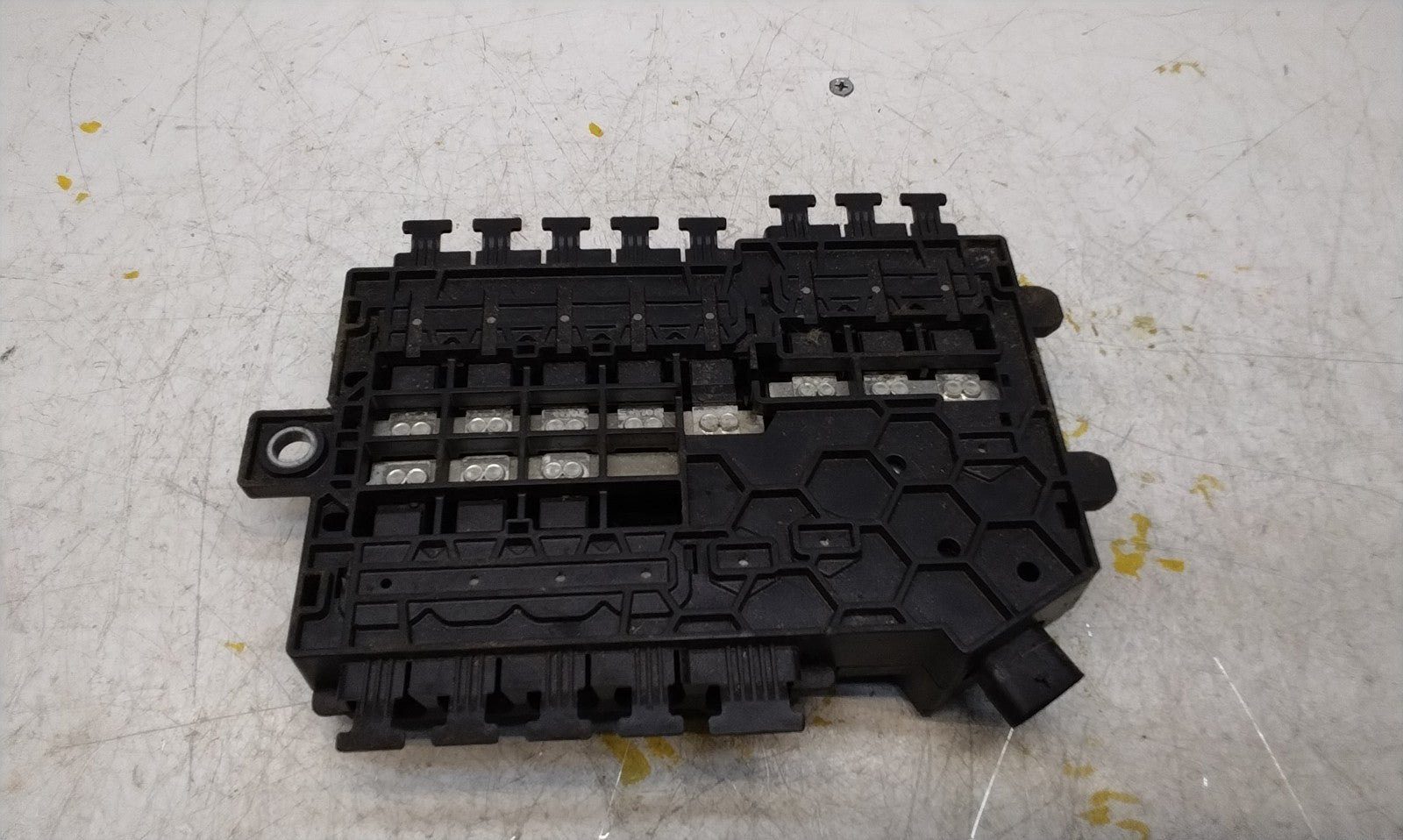 MERCEDES C-CLASS W205 2014 On FUSE RELAY DISTRIBUTION BOX A2055402850 FM001036