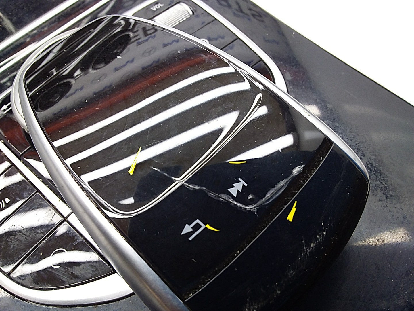 2014 ONWARDS MERCEDES C-CLASS W205 CENTRE  CONSOLE  A2056807210 FMK15 (DAMAGED)