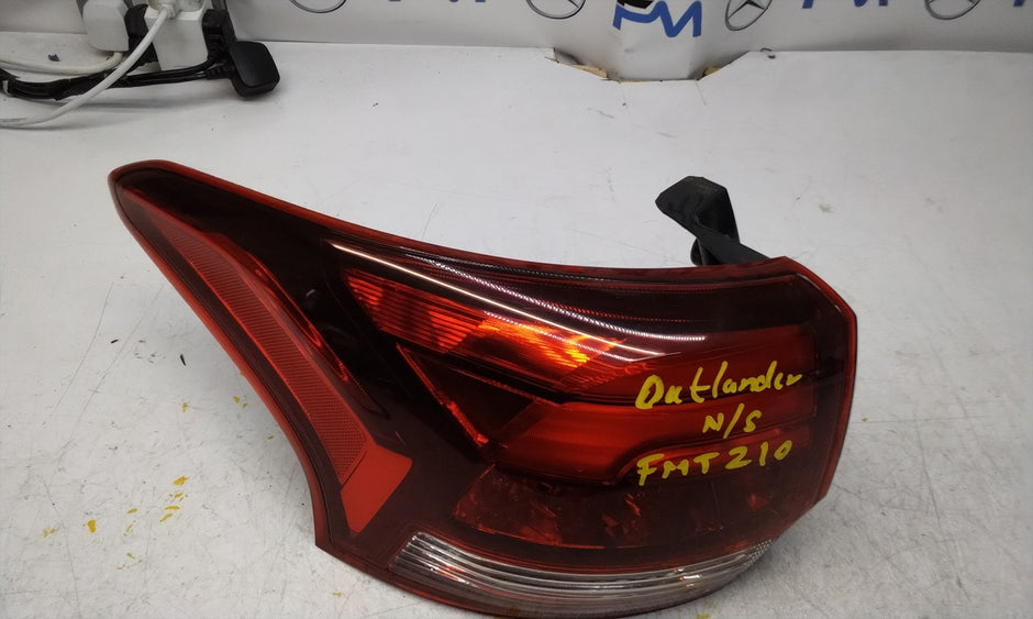 MITSUBISHI OUTLANDER PASSENGER SIDE LEFT NS REAR TAIL LIGHT FMT210 HALF LED