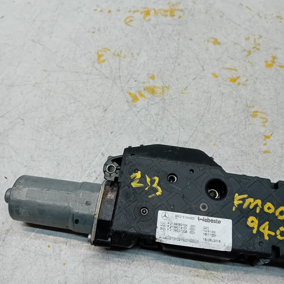 MERCEDES BENZ E-CLASS W213 2016 SUNROOF MOTOR  A2139062104 FM00940