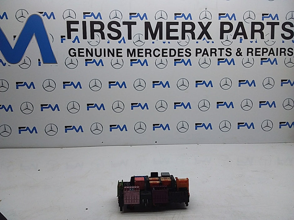 MERCEDES BENZ E-CLASS W213 2016 ONWARDS FUSE RELAY BOX A2139068801 FMF125