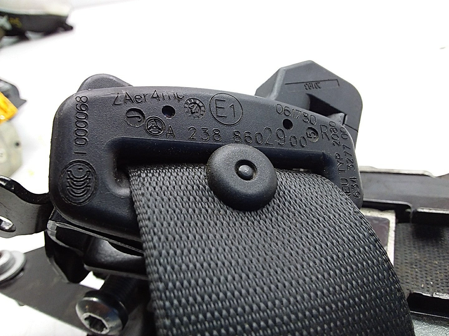 MERCEDES E-CLASS W238 SEAT BELT FRONT RIGHT DRIVER SIDE A2388602900 FMS254 OSF