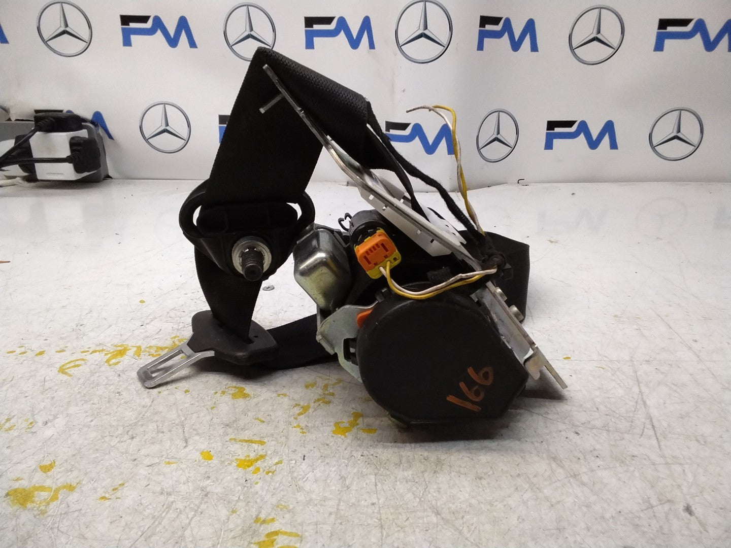 MERCEDES BENZ GLE W166 SIDE REAR SEAT BELT A1668603185 FMS372 NSR