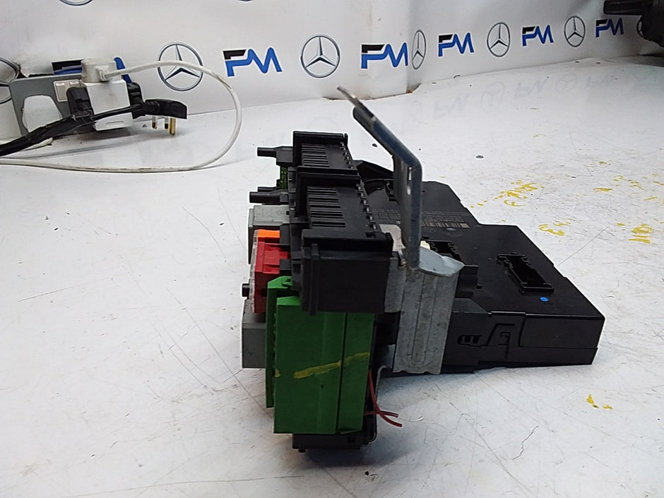MERCEDES C-CLASS W204  FUSE  BOX RELAY A2049060105 FMF103