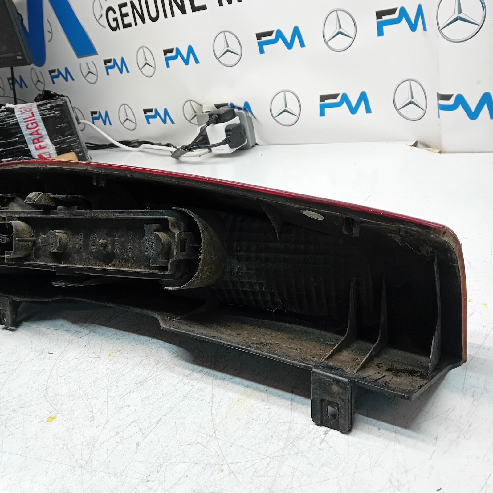 MERCEDES VITO W639 2004-14 DRIVER OS OUTER REAR TAIL LIGHT 964678-01 FMT150 