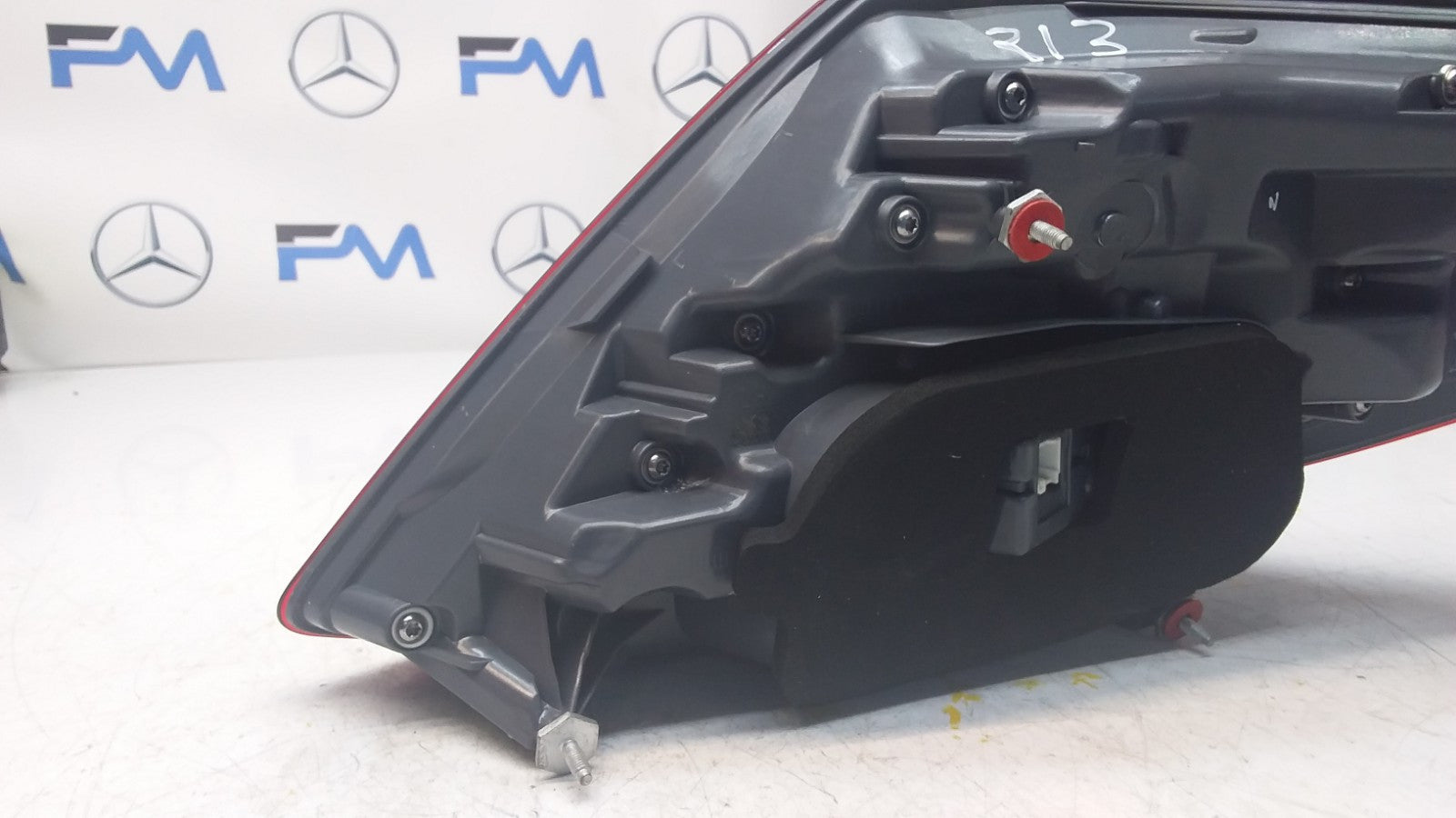 MERCEDES E-CLASS W213 PASSENGER SIDE NS REAR TAIL LIGHT 2016 FMT102