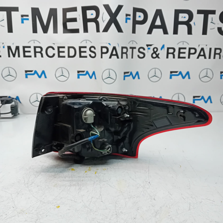 MITSUBISHI OUTLANDER MK3 2015-19 PASSENGER SIDE NS OUTER REAR TAIL LIGHT FMT138