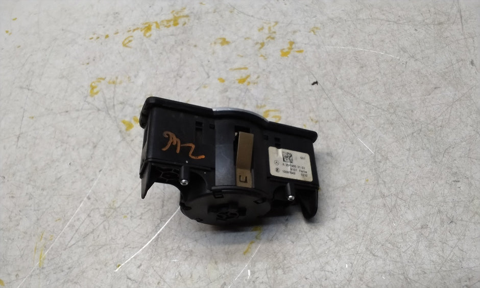 MERCEDES C-CLASS W204 HEADLIGHT CONTROL SWITCH 2014 A2049053103 FM001025