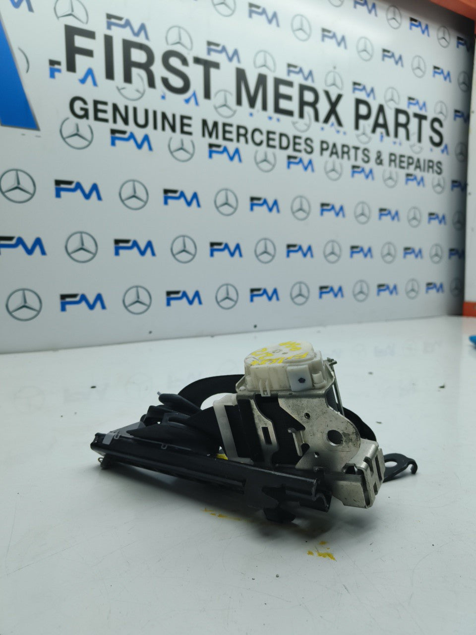 MERCEDES BENZ E-CLASS W212 DRIVER SIDE FRONT SEAT BELT A2128600286 OSF FMS34