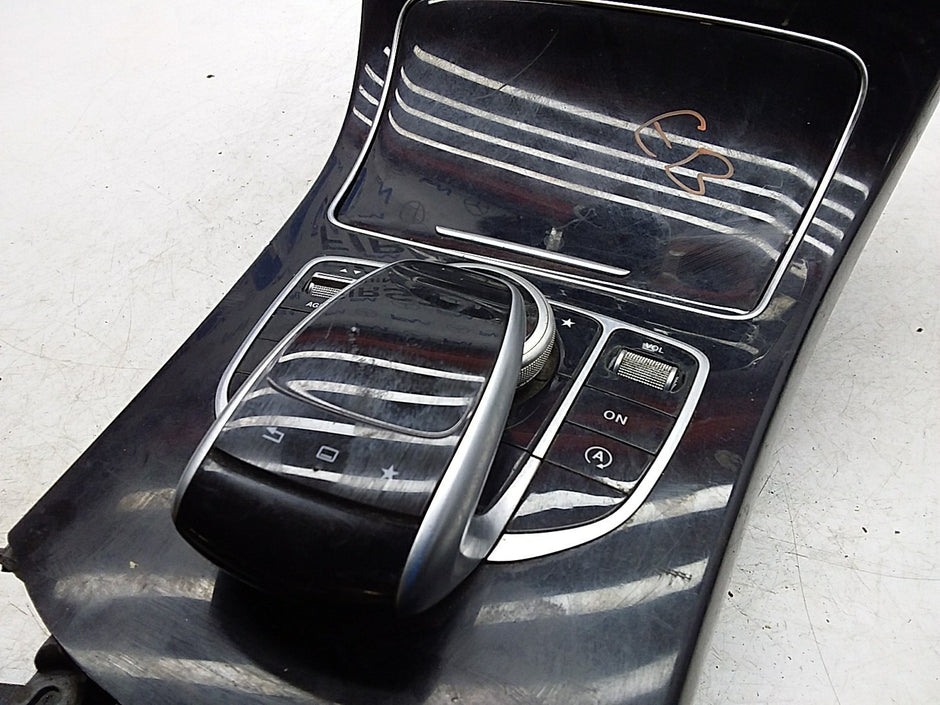 2016-2019 MERCEDES E CLASS W213 CENTRE  CONSOLE  A2054402032 FMK26 (DAMAGED)