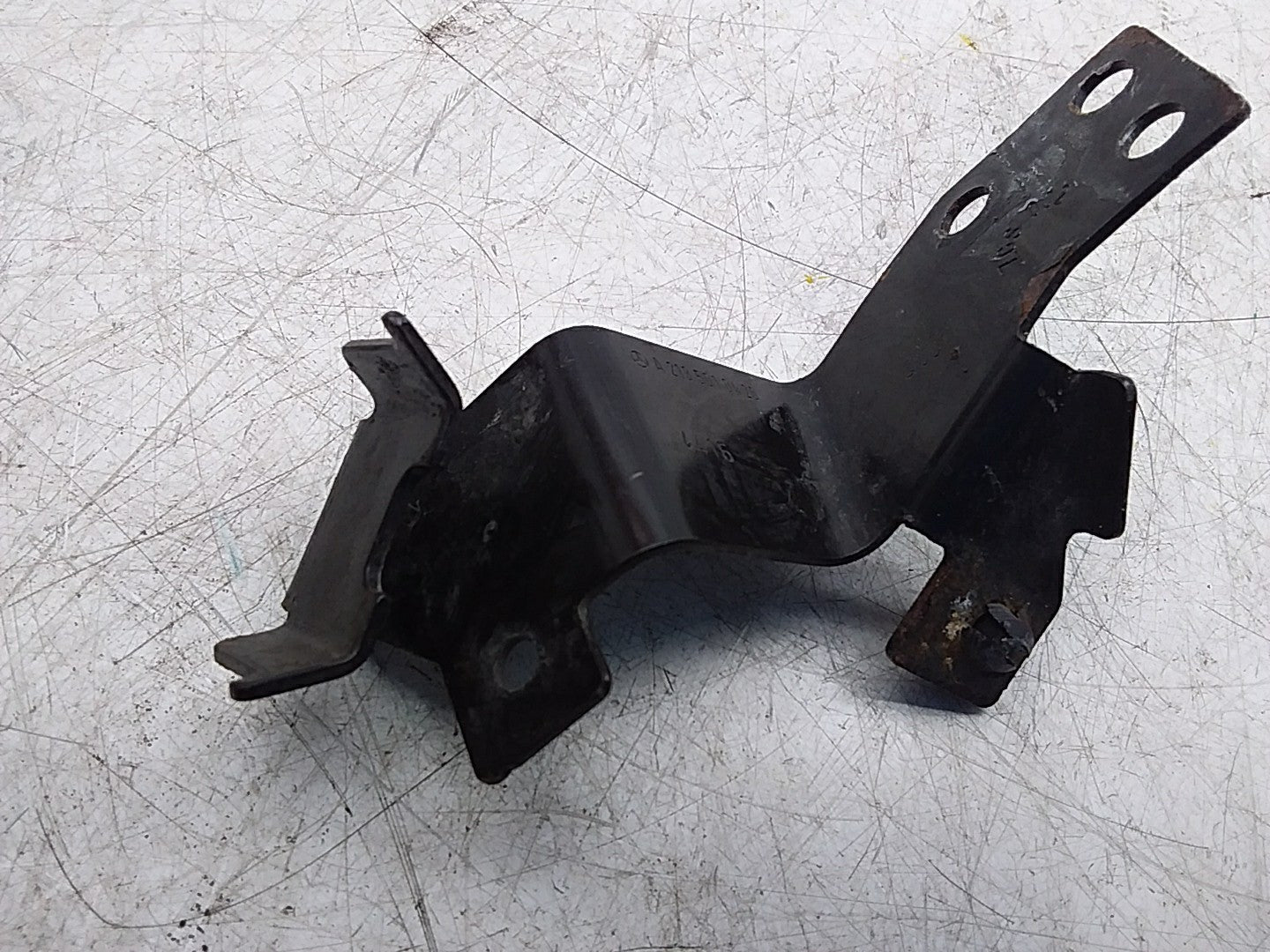 MERCEDES BENZ E-CLASS W213 WATER PUMP MOUNTING BRACKET A2135010420 FMR13