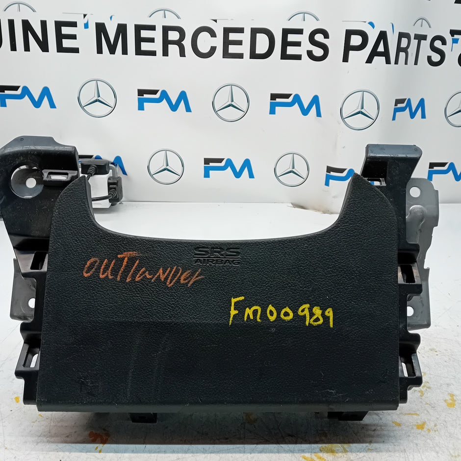 MITSUBISHI OUTLANDER MK3 KNEE AIR SRS BAG RIGHT DRIVER SIDE 7030A-31754 FM00989