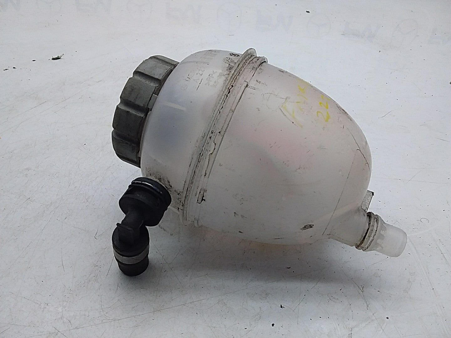 MERCEDES BENZ S-CLASS W222 COOLANT EXPANSION TANK 2014ONWARDS A2225000549 FMC108