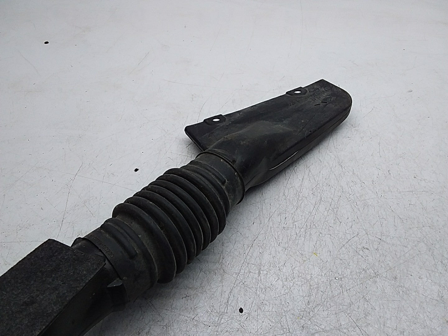 MITSUBISHI OUTLANDER AIR INTAKE TUBE  FMI61 1505A661